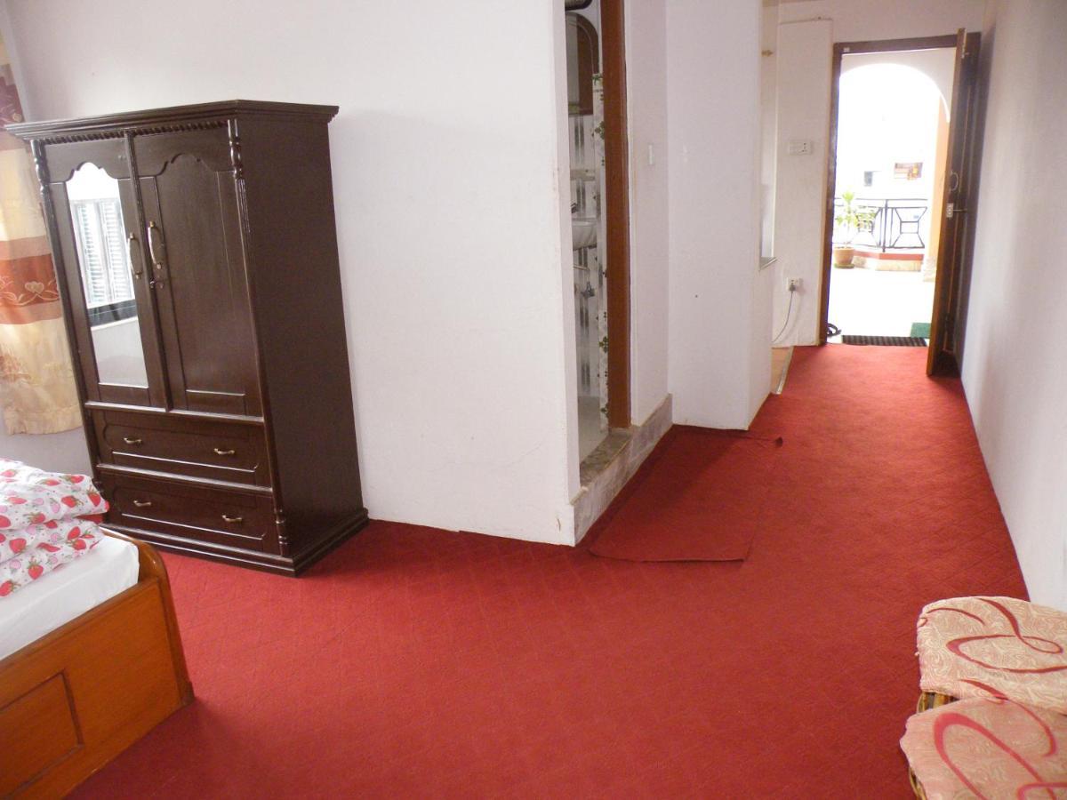Pokhara Abroad Inn מראה חיצוני תמונה