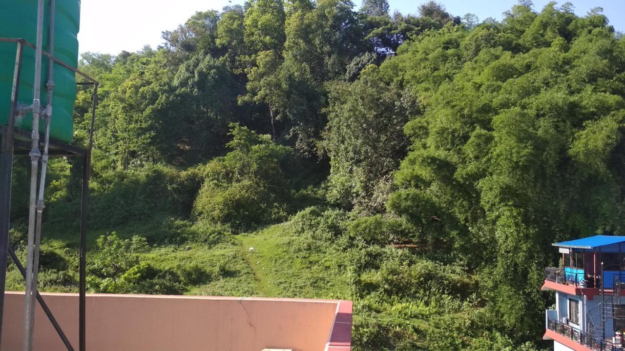 Pokhara Abroad Inn מראה חיצוני תמונה