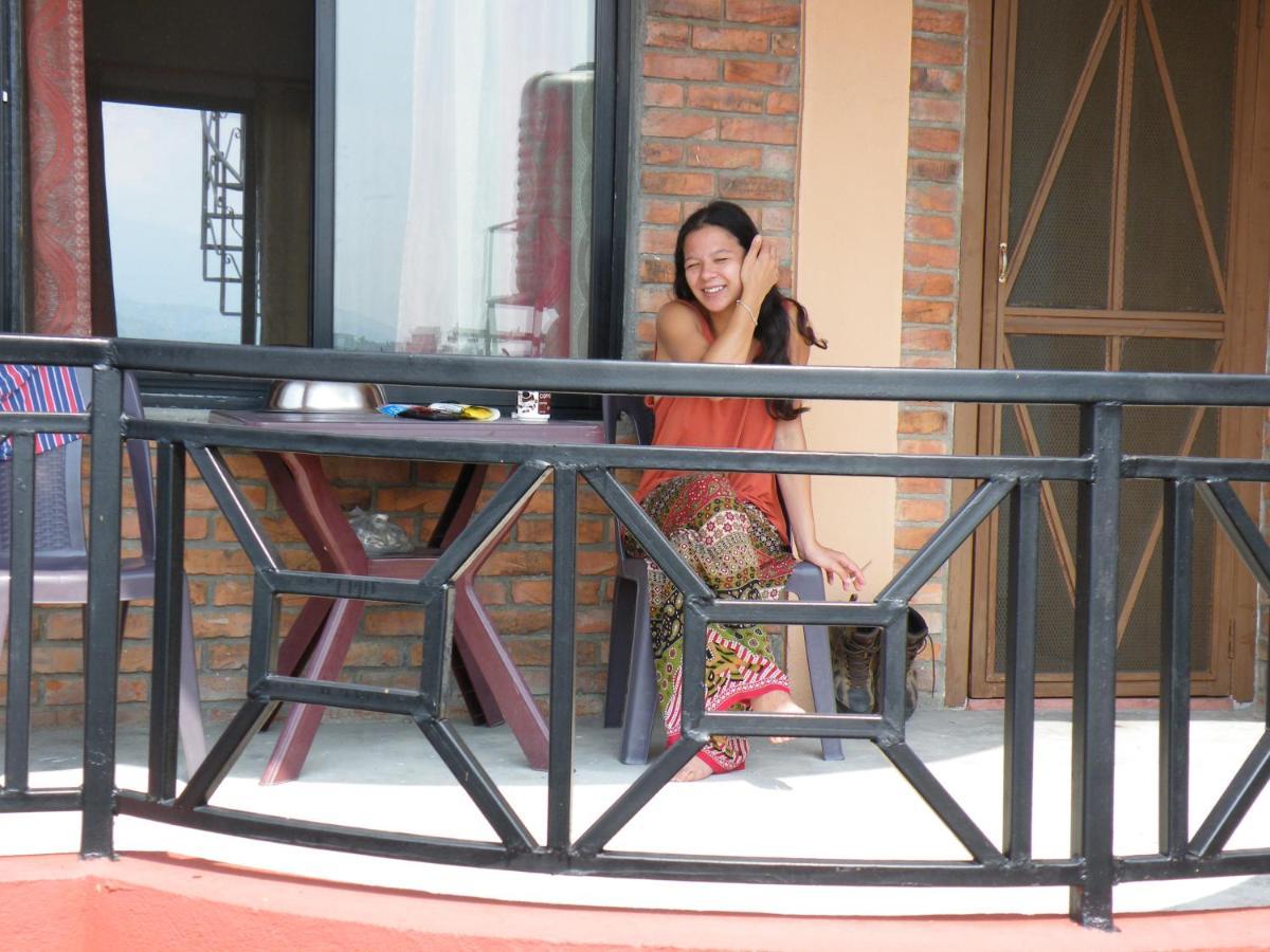Pokhara Abroad Inn מראה חיצוני תמונה
