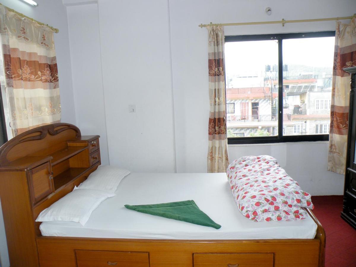 Pokhara Abroad Inn מראה חיצוני תמונה