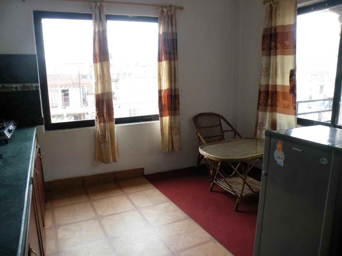 Pokhara Abroad Inn מראה חיצוני תמונה