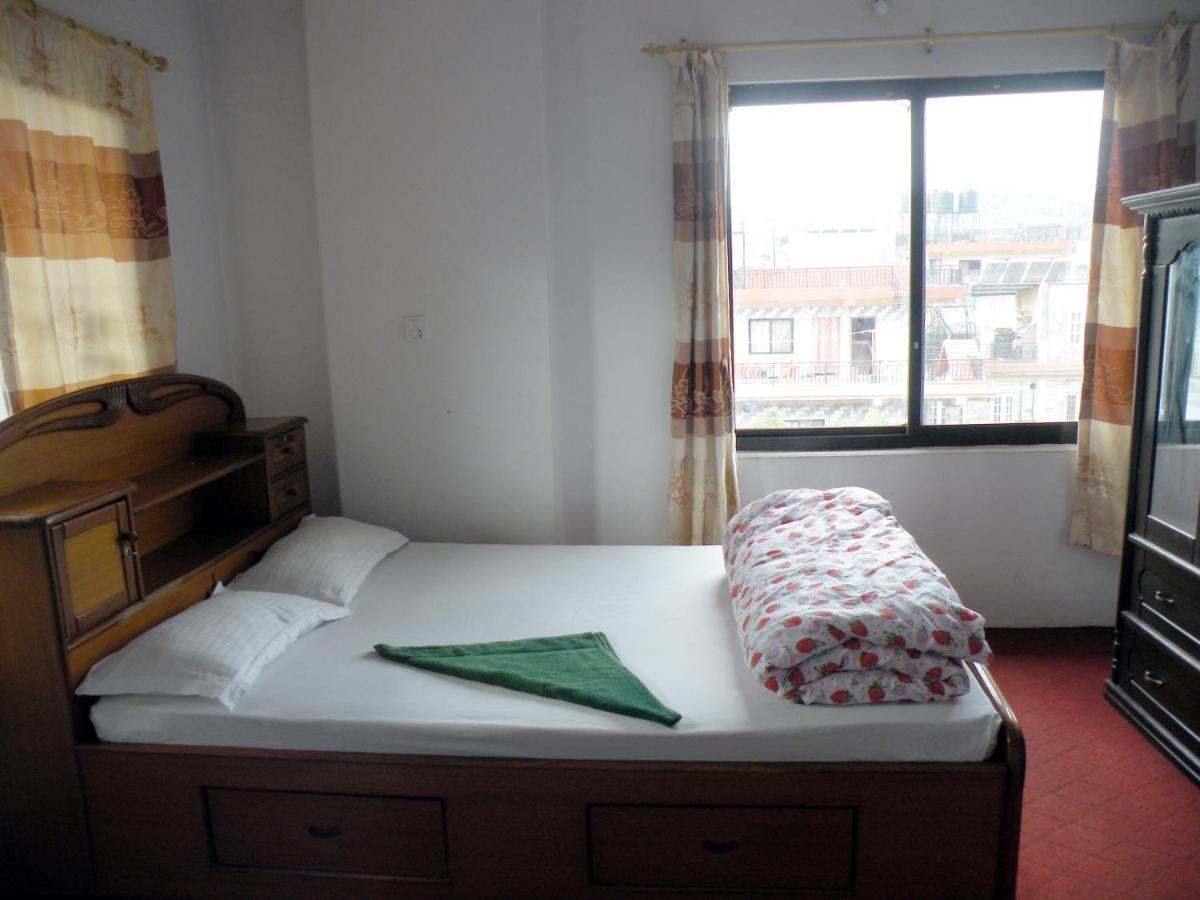 Pokhara Abroad Inn מראה חיצוני תמונה