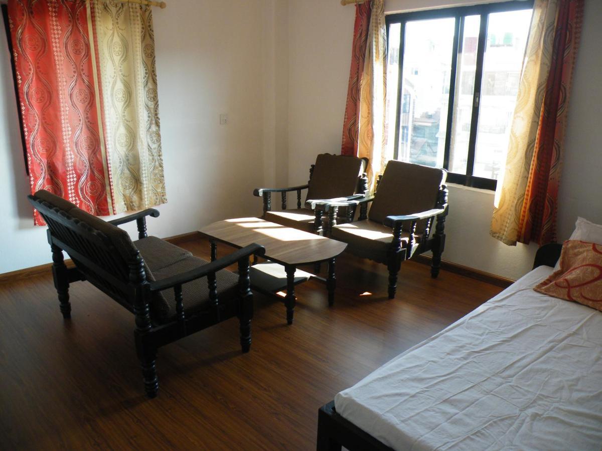 Pokhara Abroad Inn מראה חיצוני תמונה