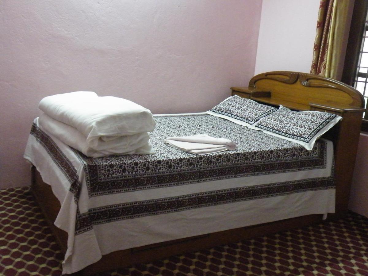 Pokhara Abroad Inn מראה חיצוני תמונה