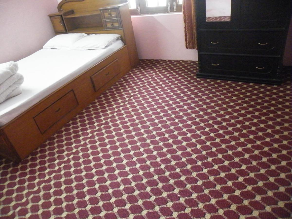 Pokhara Abroad Inn מראה חיצוני תמונה